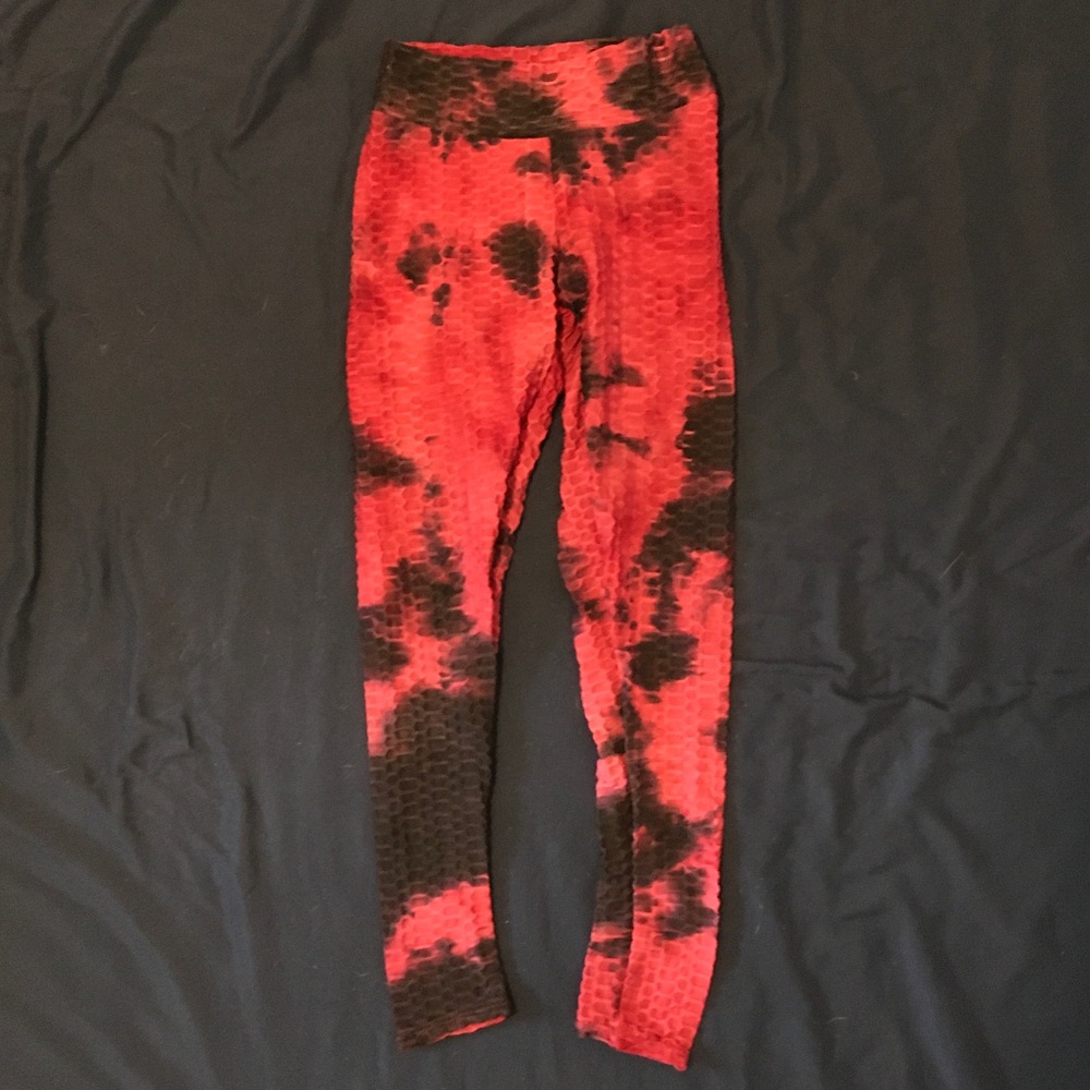 Red & black tie-dye leggings